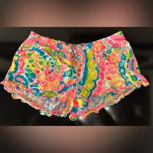 Small Lilly Pulitzer shorts. Ruffles. Elastic waist with back pocket. EUC.